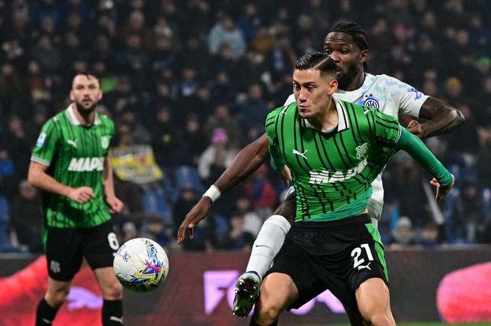 Bencana di Mapei! Jay Idzes Disorot Tajam Usai Sassuolo Tumbang 0-1