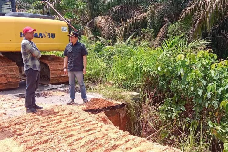 Mudik 2026 Aman! Lubang Raksasa di Jalur Lipat Kain-Lubuk Agung Akhirnya Takluk