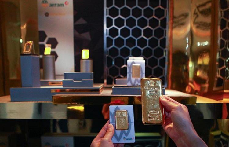 Emas Melemah Sepekan, Investor Siap-Siap Panen Peluang Besar