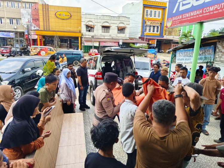 Penemuan Mayat Pria Diduga Pengamen Gegerkan Warga Bagan Batu