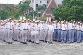 r[judul]