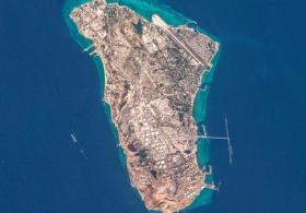 Serangan AS ke Pulau Kharg Picu Ketegangan Global, 90% Ekspor Minyak Iran Terancam