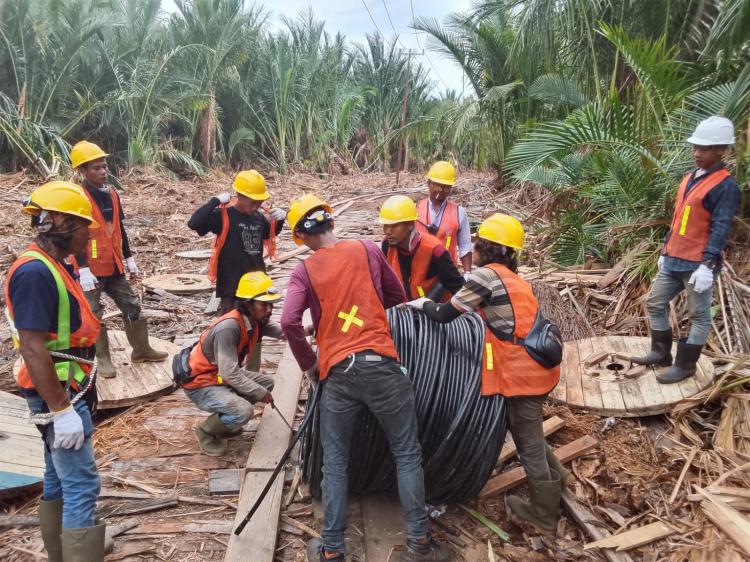 Kiprah 20 Bulan Dalie Priasmoro Bertugas di PLN Selatpanjang: Cetak Surplus Daya dan Terangi 40 Km Pelosok Desa