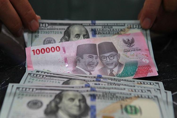Rupiah Jebol Rekor Terlemah Sepanjang Sejarah, Alarm Bahaya Ekonomi Menyala