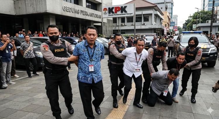 Modus Baru Terbongkar! Empat Penipu Ngaku Pegawai KPK Ditangkap di Jakbar