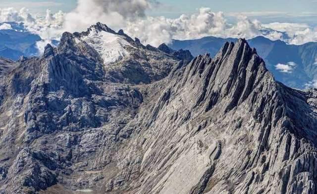 Tujuh Puncak Legendaris Indonesia, Keindahan Alamnya Diakui Dunia Internasional