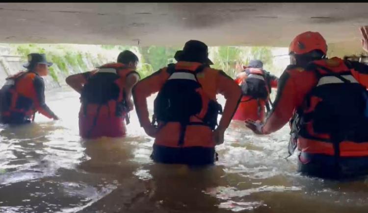 Warga Hanyut Saat Banjir di Perumahan Griya Sidomulyo, Tim Gabungan Lakukan Pencarian