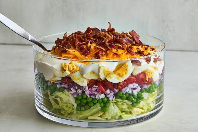 Konsumsi Salad Saja Tidak Cukup untuk Menurunkan Berat Badan Secara Optimal