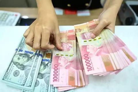 Saat Mata Uang Dunia Bergejolak, Rupiah Masih Bertahan Paling Stabil