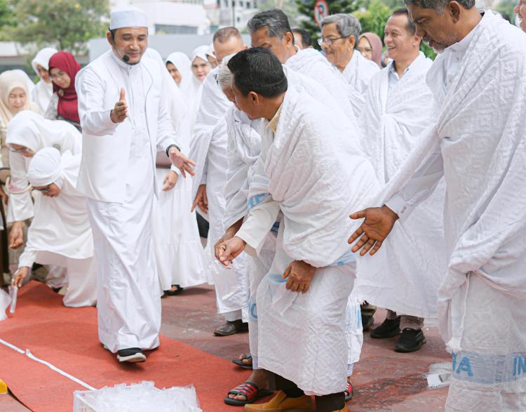 Haru dan Penuh Syukur, Zaimar Wujudkan Impian Setelah 10 Tahun Menunggu Lewat Tabungan Haji BRK Syariah