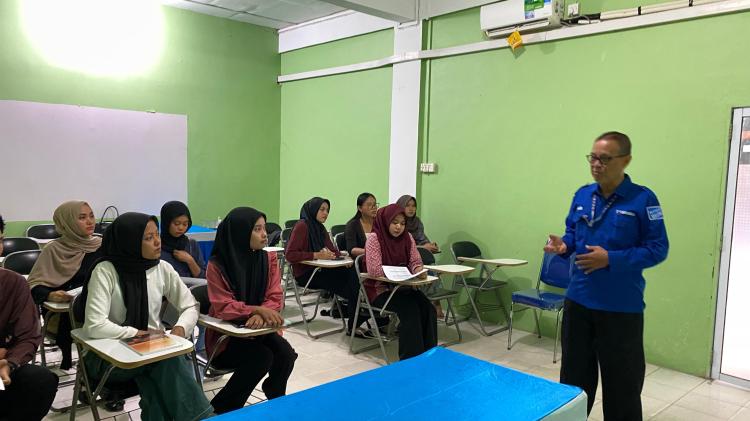 Dari Keterbatasan ke Kesempatan: Kisah Mahasiswa STIE Cakrawala Terbantu Beasiswa BRK Syariah