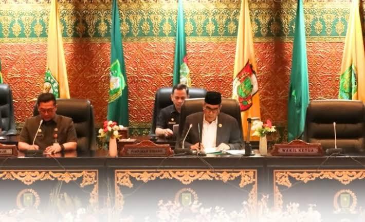 Rapat Penting Gagal Digelar! DPRD Riau Protes Keras Ketidakhadiran Gubernur