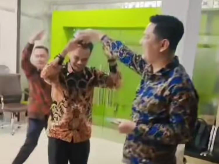 Setelah Video Pesta Ultah di RSUD, Kini Muncul Video Joget Diduga di Bank Rohil