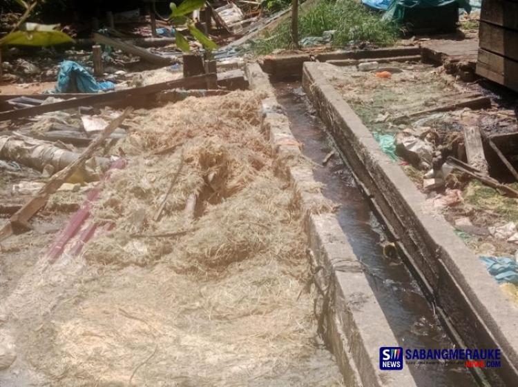Pasar dan Pelabuhan Wajah Daerah, Bau Sampah Ayam di Pasar Modern Selatpanjang Ganggu Aktivitas Hingga ke Terminal Tanjung Harapan