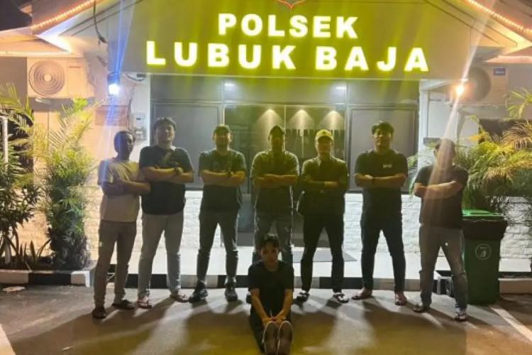 Cekcok Shift Berujung Darah! Penusukan Brutal Gegerkan Batam Tengah Malam