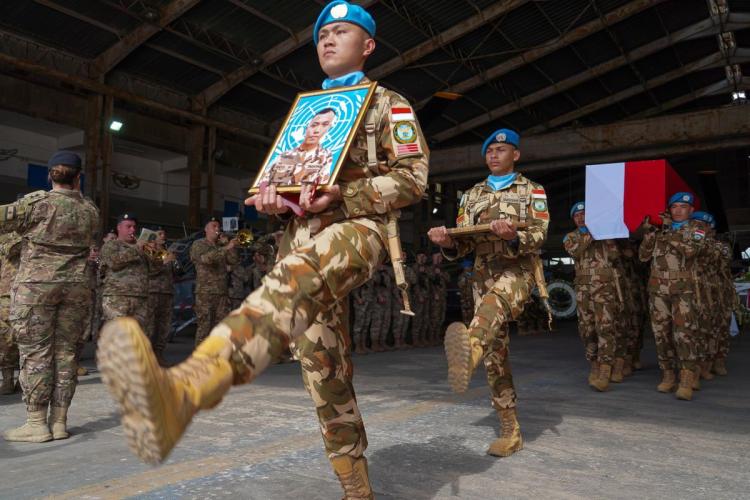 Upacara Haru di Beirut, Jenazah Praka Rico Pramudia Diselimuti Merah Putih