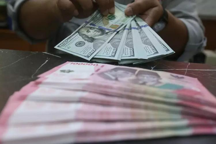 Dolar AS Bangkit, Rupiah Tertekan Parah! Ini Penyebab Utamanya Hari Ini
