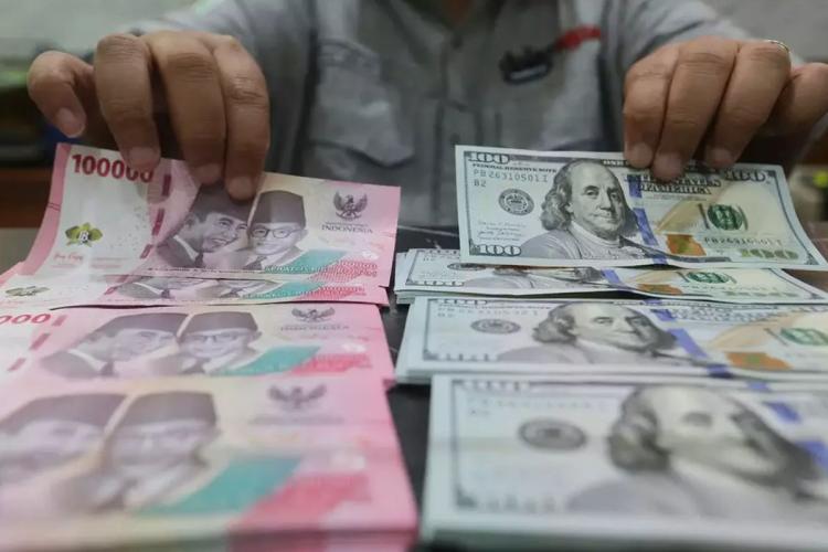 Rupiah Mendadak Ngegas ke Rp17.229, Tapi Bayang-Bayang Perang Bikin Deg-degan!