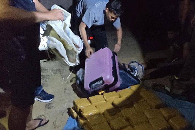 Brak! Mobil Kasat Narkoba Sumut Rengsek Ditabrak Avanza Bandar Narkoba, 50 Kg Sabu Disita di Rohil 