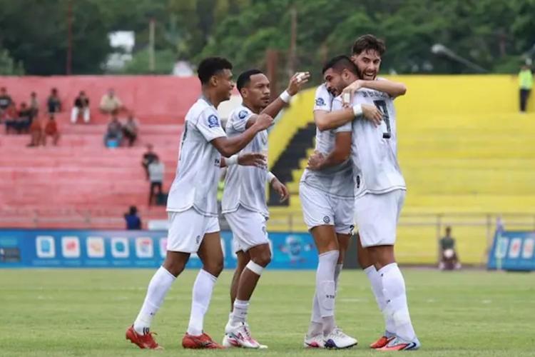 Drama Padang! Madura United Menang Tipis, Nasib Kabau Sirah di Ujung Tanduk