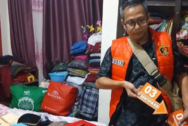Misteri Pintu Terbuka: Suami Histeris Temukan Istri Tergeletak di Dapur Usai Bayar Pajak Motor!