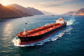 Aktivitas Tanker di Selat Hormuz Meningkat, Pasar Minyak Dunia Berangsur Stabil