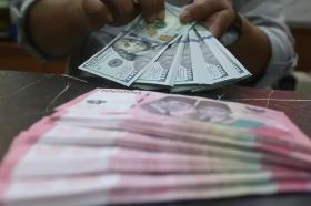 Dolar AS Bangkit, Rupiah Tertekan Parah! Ini Penyebab Utamanya Hari Ini