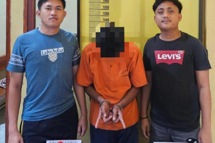 Digerebek Dini Hari! Pria Rohil Tersungkur, Sabu dan Bong Jadi Bukti Keras