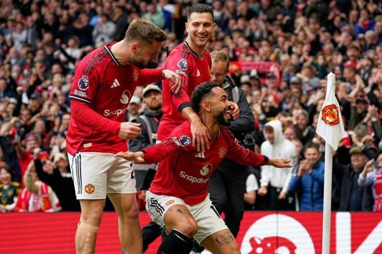 Carrick Menggila! MU Hancurkan Liverpool, Tiket Liga Champions Diamankan