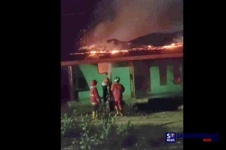 Api Ngamuk Tengah Malam! Rumah Pensiunan BUMN di Bagan Sinembah Ludes Seketika