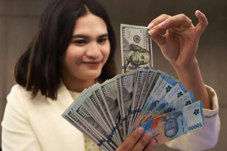 Dolar Melemah, Rupiah Balik Arah, Ekonomi Indonesia Ternyata Masih Tangguh