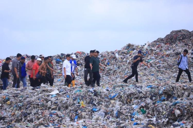Penataan TPA Muara Fajar Berlanjut, DLHK Pekanbaru Mulai Pasang Membran