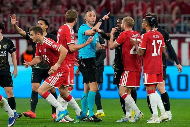 Wasit Tolak Penalti Bayern, Vincent Kompany Semprot UEFA Usai PSG Lolos Final