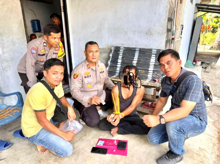 Duduk Santai di Teras Rumah, Residivis 