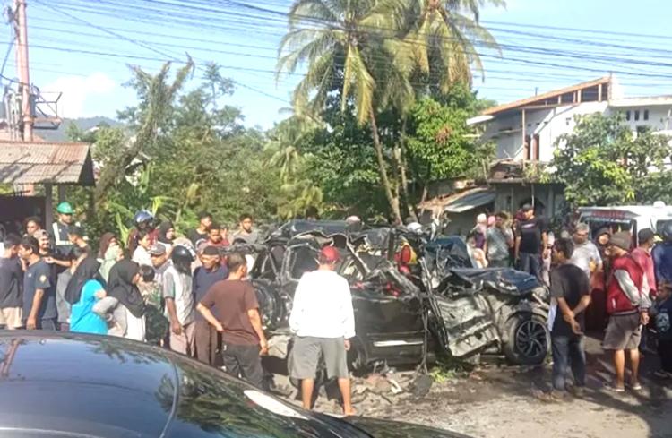 Jeritan Klakson Panjang Berujung Maut! 3 Nyawa Melayang Dalam Kecelakaan Beruntun di Indarung