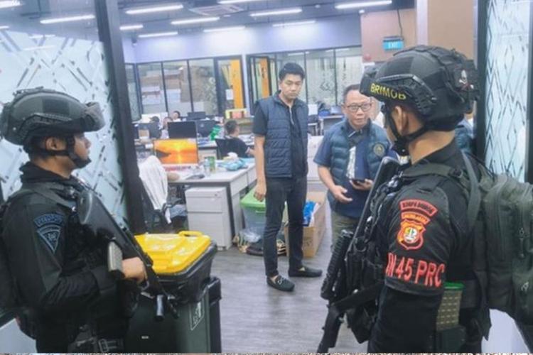 Polisi Bongkar Markas Judol Asia di Jakarta, 321 WNA Digelandang Brutal dari Hayam Wuruk