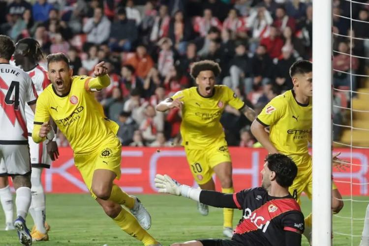 Gol Telat Stuani Bikin Stadion Vallecas Membeku, Rayo Gagal Menang Tragis