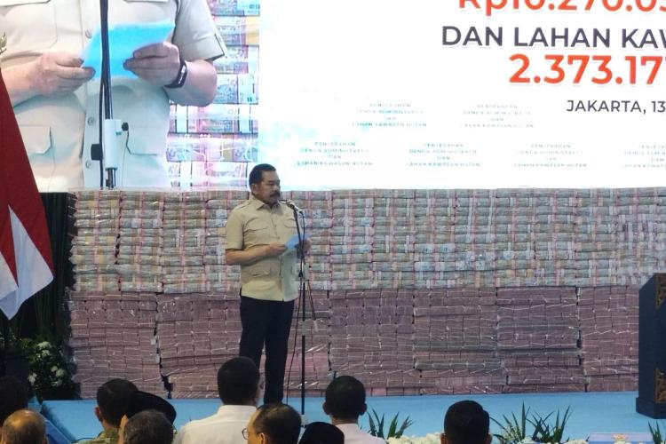 Di Depan Prabowo, Jaksa Agung Pamerkan Gunung Uang Rp 10,2 Triliun, Denda Sektor Kehutanan Rp 3,4 Triliun