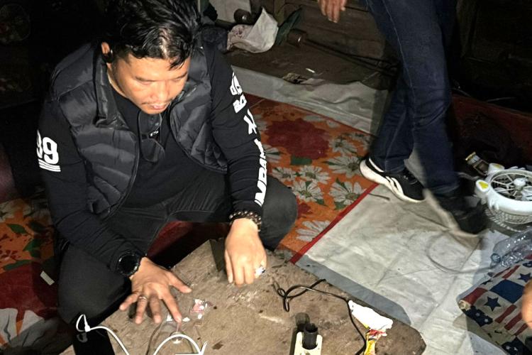 Polisi Gerebek Tenda Biru Pekanbaru, Sabu dan Ekstasi Berserakan Saat Pelaku Kabur