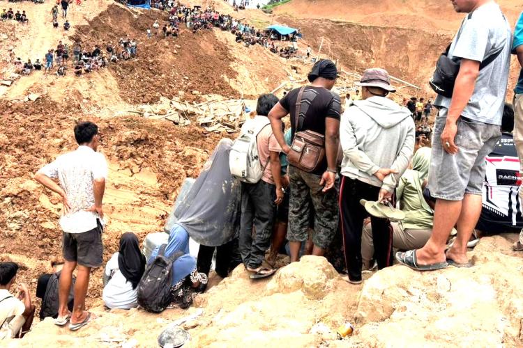 Tebing Runtuh Saat Dzuhur, Tambang Emas Ilegal Sumbar Berubah Kuburan Massal
