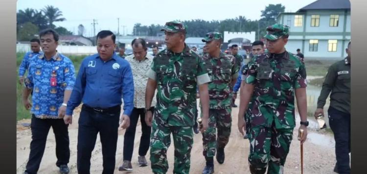 Dandrem 031 Wirabima Tinjau Pembangunam Makodim Kuansing