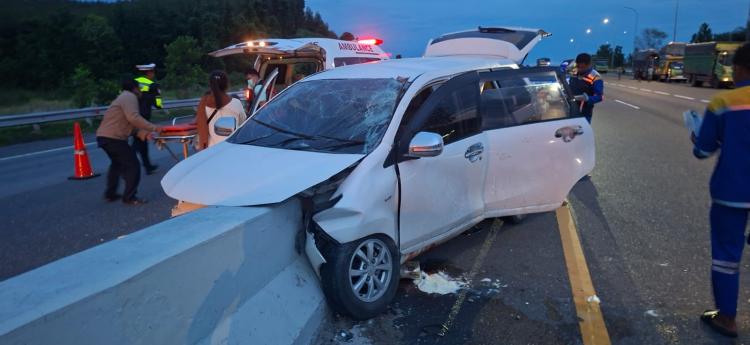 Kecelakaan Tunggal di Tol Permai KM 14B Tewaskan Dua Penumpang