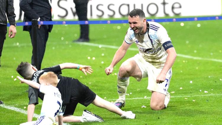 Tangis John McGinn Pecah, Aston Villa Akhiri Kutukan 44 Tahun Tanpa Trofi Eropa