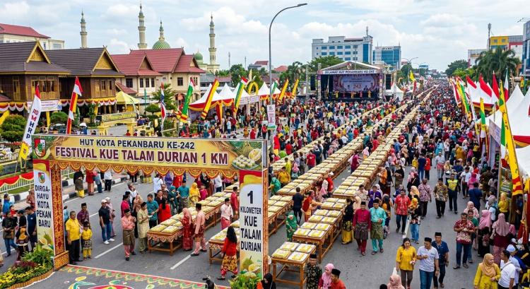 Pemko Pekanbaru Gelar Festival Kue Talam Durian 1 Kilometer Saat HUT ke-242