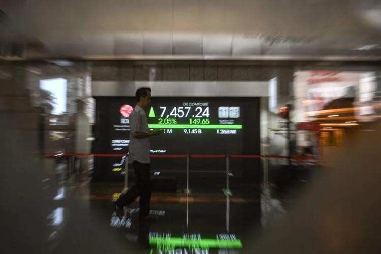 IHSG Naik Tajam Saat Dunia Tegang, Saham Perbankan Jadi Penyelamat