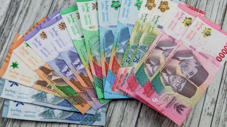 Prabowo Rajin ke Luar Negeri Tapi Rupiah Makin Longsor