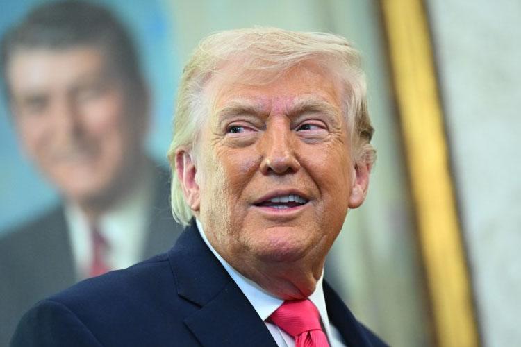 Trump Mendadak Serang Iran Lagi, Langit Hormuz Berubah Jadi Neraka Tengah Malam