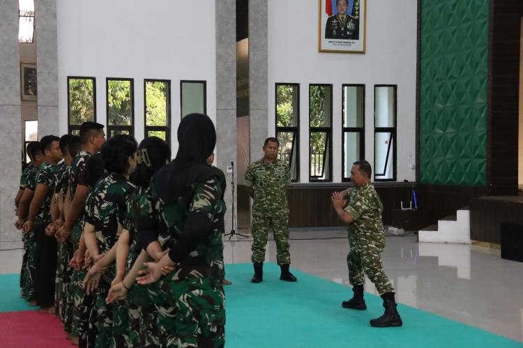 Jelang Lomba Virtual TNI AD, Kodam XIX Tuanku Tambusai Matangkan Atlet Pencak Silat Militer