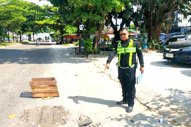 Ngeri! Pemotor Tewas Seketika Usai Tabrak Truk Tangki di Soekarno-Hatta Pekanbaru