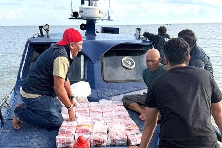 Wak No Ditangkap di Tengah Sungai, 30 Kg Sabu Disembunyikan Bawah Jaring Nelayan